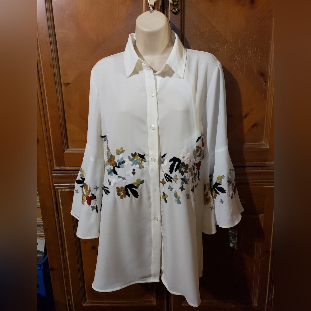 AZI Embroidered Blouse Size M Ladies